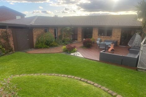 Photo of property in 37 Pigeon Mountain Road, Half Moon Bay, Auckland, 2012