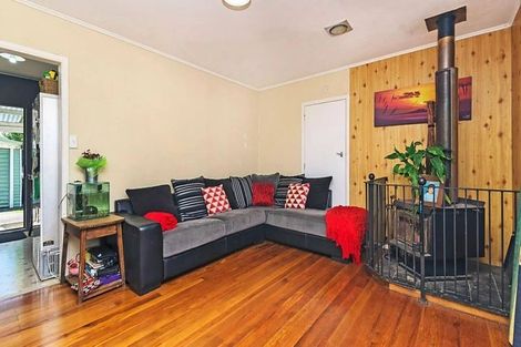 Photo of property in 112 Cargill Street, Papakura, 2110