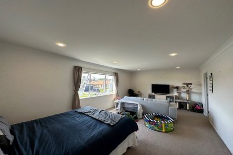Photo of property in 1 Iwinuku Crescent, Wattle Downs, Auckland, 2103