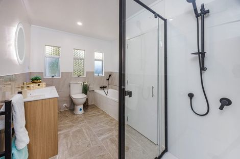 Photo of property in 4/89a Royal Road, Massey, Auckland, 0614