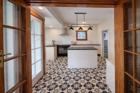 Photo of property in 12 Cashmere Road, Cashmere, Christchurch, 8022