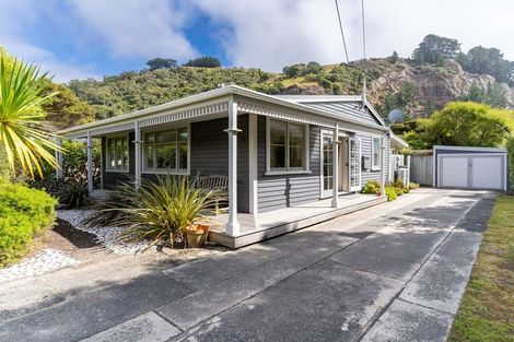 Photo of property in 33 Mihiwaka Road, Long Beach, Port Chalmers, 9081