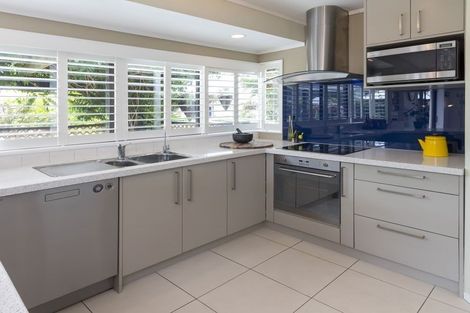 Photo of property in 5 Orohena Close, Northpark, Auckland, 2013