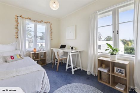 Photo of property in 5 Albert Pryor Avenue, Henderson, Auckland, 0612