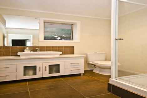 Photo of property in 2/5 Huapai Street, Onehunga, Auckland, 1061