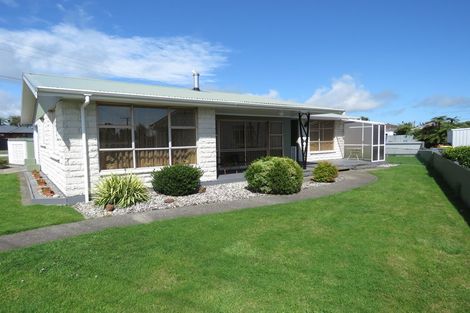 Photo of property in 90 Queen Street, Westport, 7825