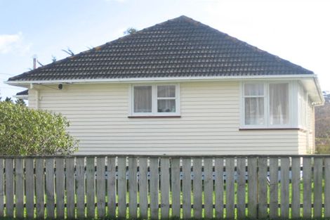 Photo of property in 12 Dorset Grove, Cannons Creek, Porirua, 5024