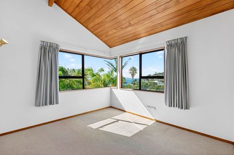 Photo of property in 2/50 Masterton Road, Rothesay Bay, Auckland, 0630