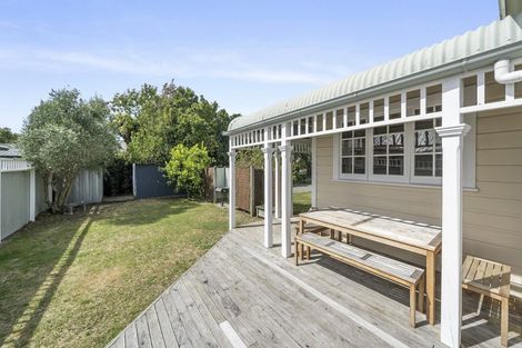 Photo of property in 70 Jellicoe Street, Martinborough, 5711