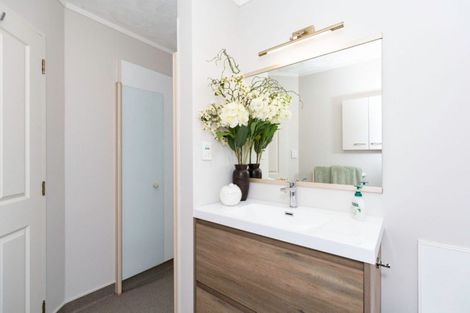 Photo of property in 9 Garth Road, Levin, 5571