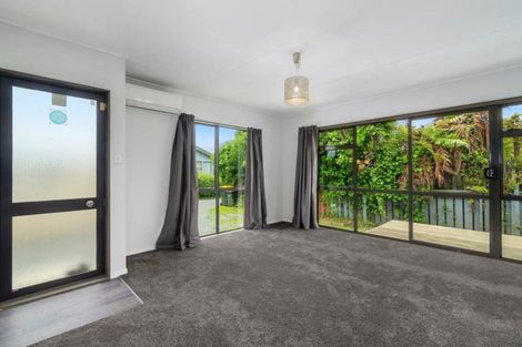 Photo of property in 4a Hannah Road, Hannahs Bay, Rotorua, 3010