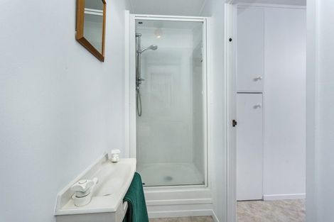 Photo of property in 64 Eskdale Road, Birkdale, Auckland, 0626