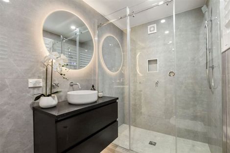 Photo of property in 5b Reynolds Place, Torbay, Auckland, 0630