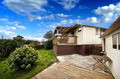 Photo of property in 55 La Rosa Street, Green Bay, Auckland, 0604