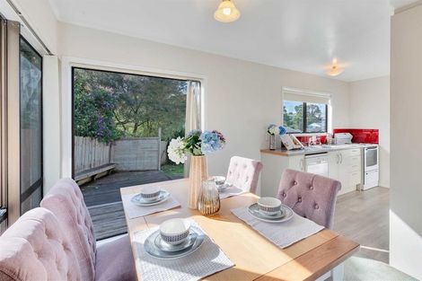 Photo of property in 15 Peterhouse Place, West Harbour, Auckland, 0618