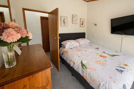 Photo of property in 43 Great North Road, Waipawa, 4210