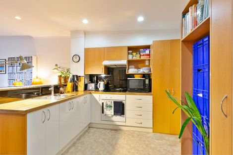 Photo of property in 4/3 Kelvin Grove, Te Aro, Wellington, 6011