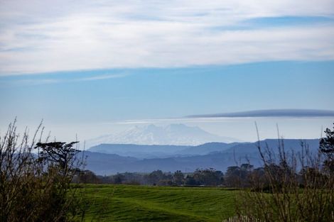 Photo of property in 403 Opunake Road, Cardiff, Stratford, 4391