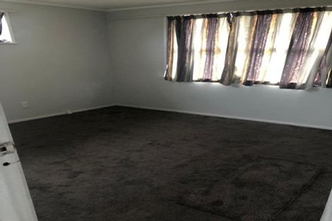 Photo of property in 16 Tironui Station Road East, Papakura, 2112