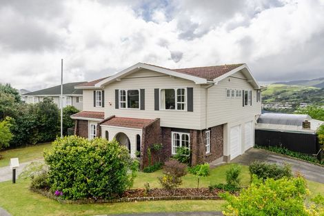 Photo of property in 52 Oriel Avenue, Tawa, Wellington, 5028