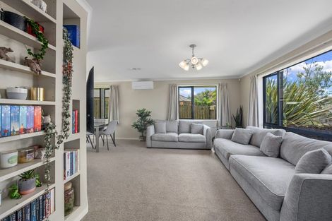 Photo of property in 56 Cabeleigh Drive, Helensville, 0800