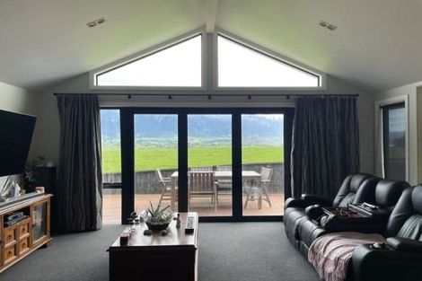 Photo of property in 33 Shearwater Drive, Kaikoura, 7300