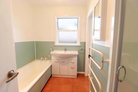 Photo of property in 5 Woodstock Place, Hokowhitu, Palmerston North, 4410