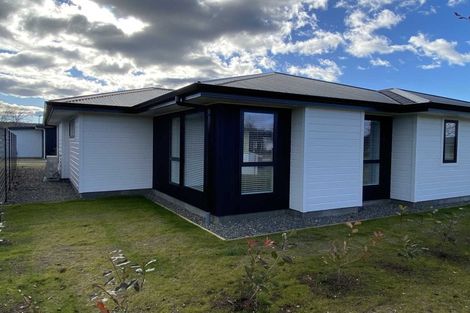 Photo of property in 16 Maison Way, Rangatira Park, Taupo, 3330