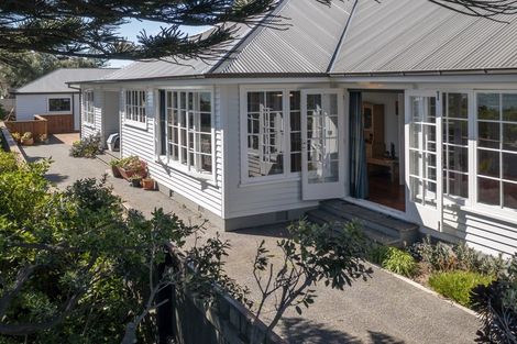 Photo of property in 1 Rosetta Road, Raumati South, Paraparaumu, 5032