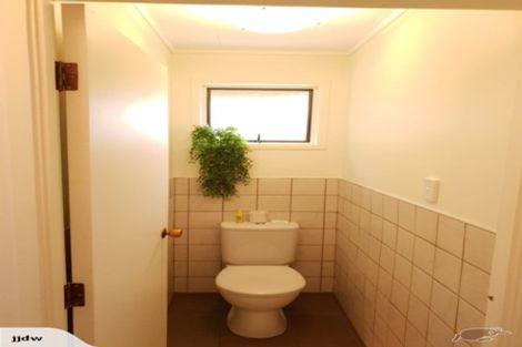 Photo of property in 35 Claverdon Drive, Massey, Auckland, 0614