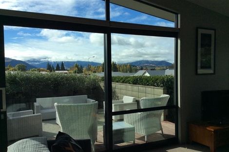 Photo of property in 22 Kelliher Drive, Wanaka, 9305