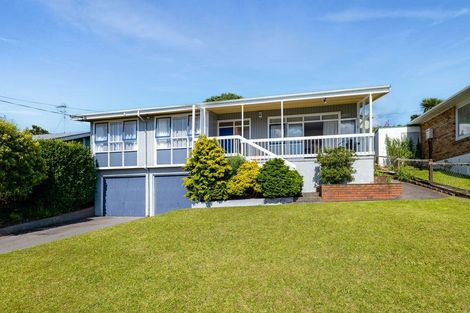 Photo of property in 8 Kitchener Terrace, Moturoa, New Plymouth, 4310