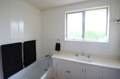 Photo of property in 39 Awamoa Road, Holmes Hill, Oamaru, 9401