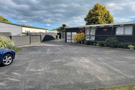 Photo of property in 28 Riverside Drive, Waiuku, 2123