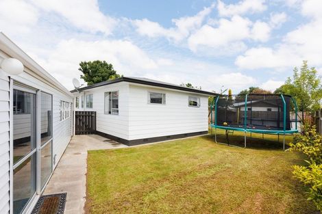 Photo of property in 3 Forbes Place, Kelvin Grove, Palmerston North, 4414