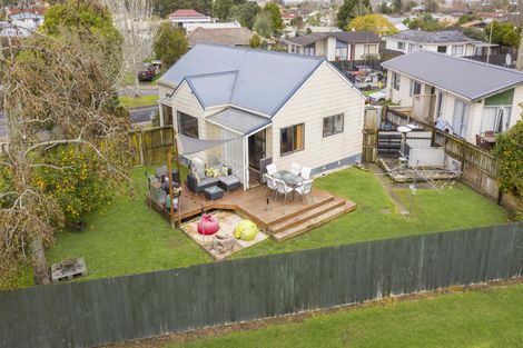 Photo of property in 12 Tilbrook Place, Papakura, 2110