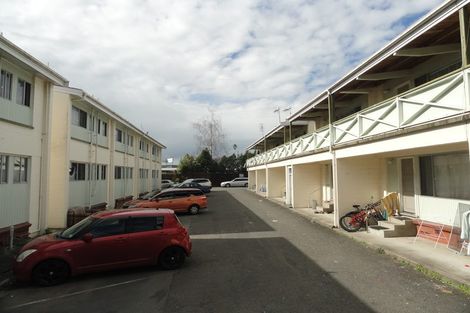 Photo of property in 1-27/21 Te Aroha Street, Hamilton East, Hamilton, 3216