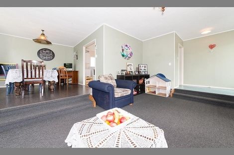 Photo of property in 145 Universal Drive, Henderson, Auckland, 0610
