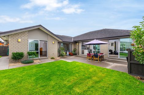 Photo of property in 7 Asola Place, Karaka, Papakura, 2113