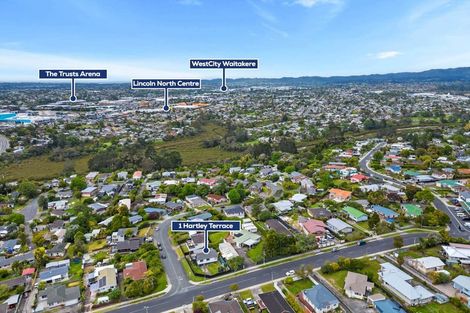 Photo of property in 1 Hartley Terrace, Massey, Auckland, 0614