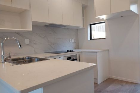 Photo of property in 26 Morihana Close, Glen Eden, 0602