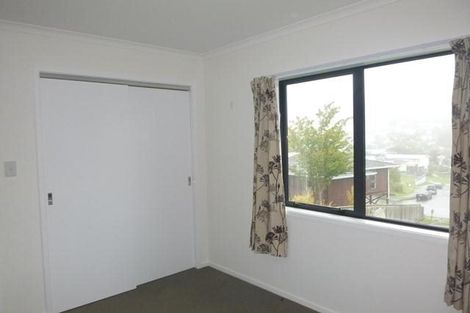 Photo of property in 94 Sunstone Crescent, Timberlea, Upper Hutt, 5018