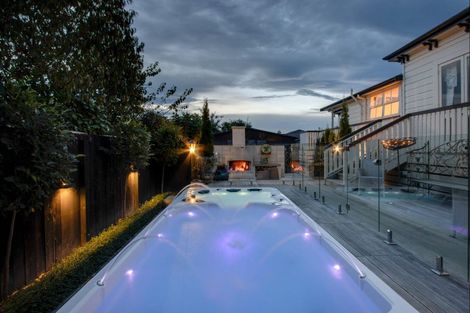 Photo of property in 12 Farndon Road, Clive, 4102