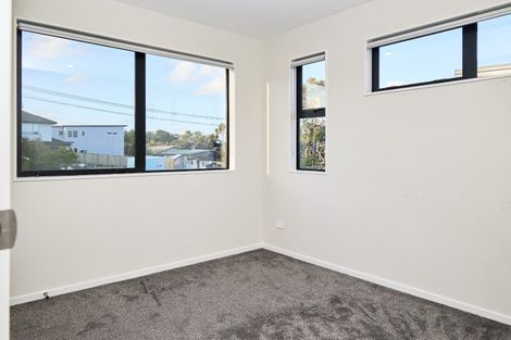 Photo of property in 36c Eastern Beach Road, Bucklands Beach, Auckland, 2012