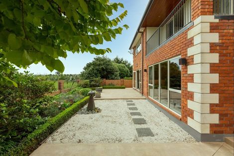 Photo of property in 100 Willowview Drive, Redwood, Christchurch, 8051