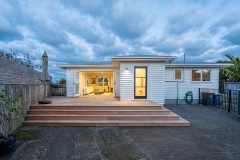 Photo of property in 24 Tramway Road, Beach Haven, Auckland, 0626