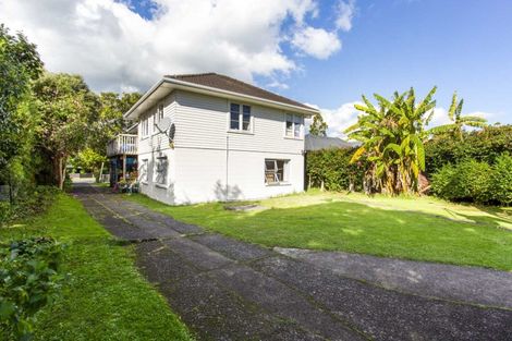 Photo of property in 32 Kervil Avenue, Te Atatu Peninsula, Auckland, 0610