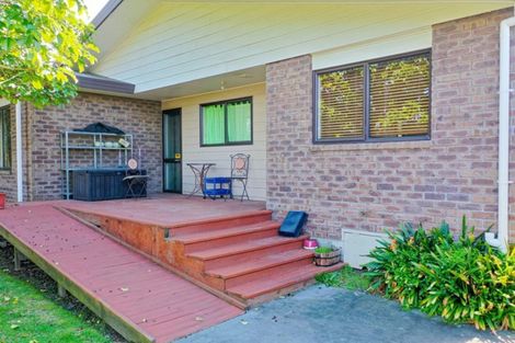 Photo of property in 7 Olive Grove, Edgecumbe, 3120