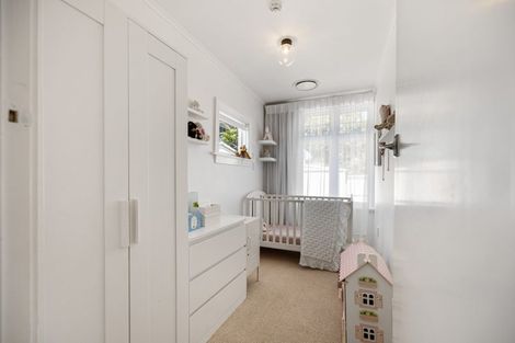 Photo of property in 5 Aikmans Road, Merivale, Christchurch, 8014