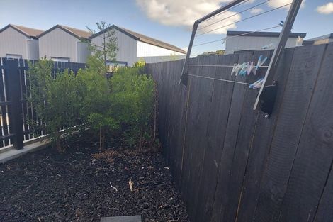 Photo of property in 21 Tukari Lane, Mangere Bridge, Auckland, 2022